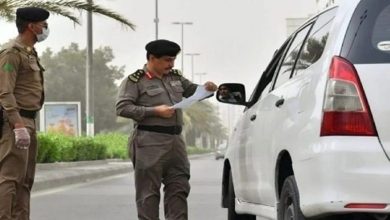 تواجه لاجئة سورية معارضة خطر الترحيل نحو مناطق نظام الأسد بعد احتجازها وطفليها في في سجن الشميسي بالمملكة العربية السعودية
