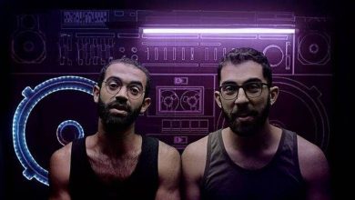 أثار فيلم مصري بعنوان بشتقلك ساعات غضب الشارع المصري والعربي بعد تطرقه للمثلية الجنسية بين رجلين وهو من بطولة أحمد الجندي ودينا مسعود