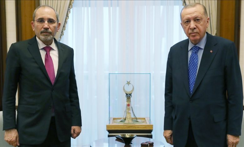 كشفت مصادر عن طرح تركيا والأردن مشروع مشترك يضمن عودة اللاجئين السوريين بشكل طوعي إلى سوريا من البلدين - أوطان بوست